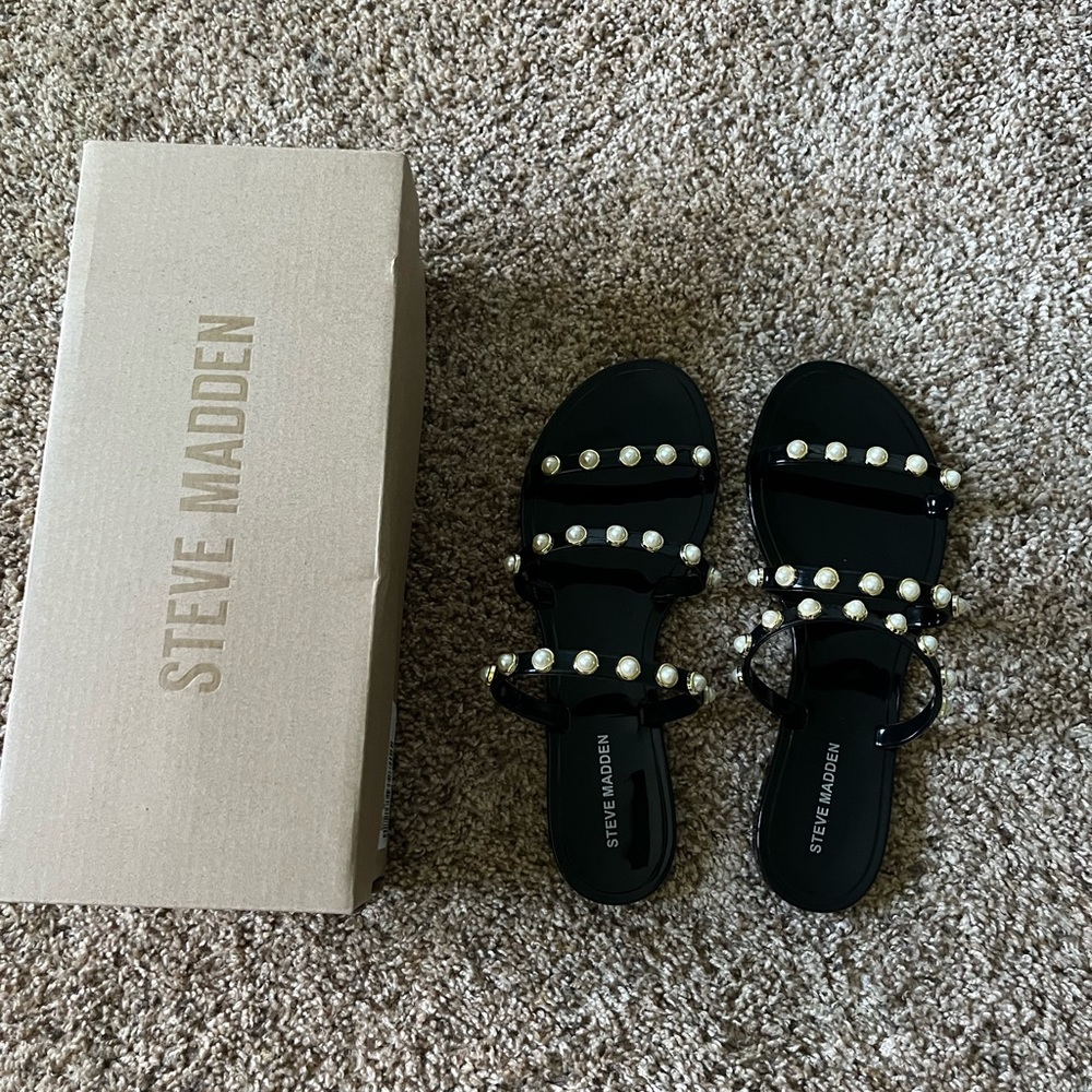 Ladies size 9 sandals.  New